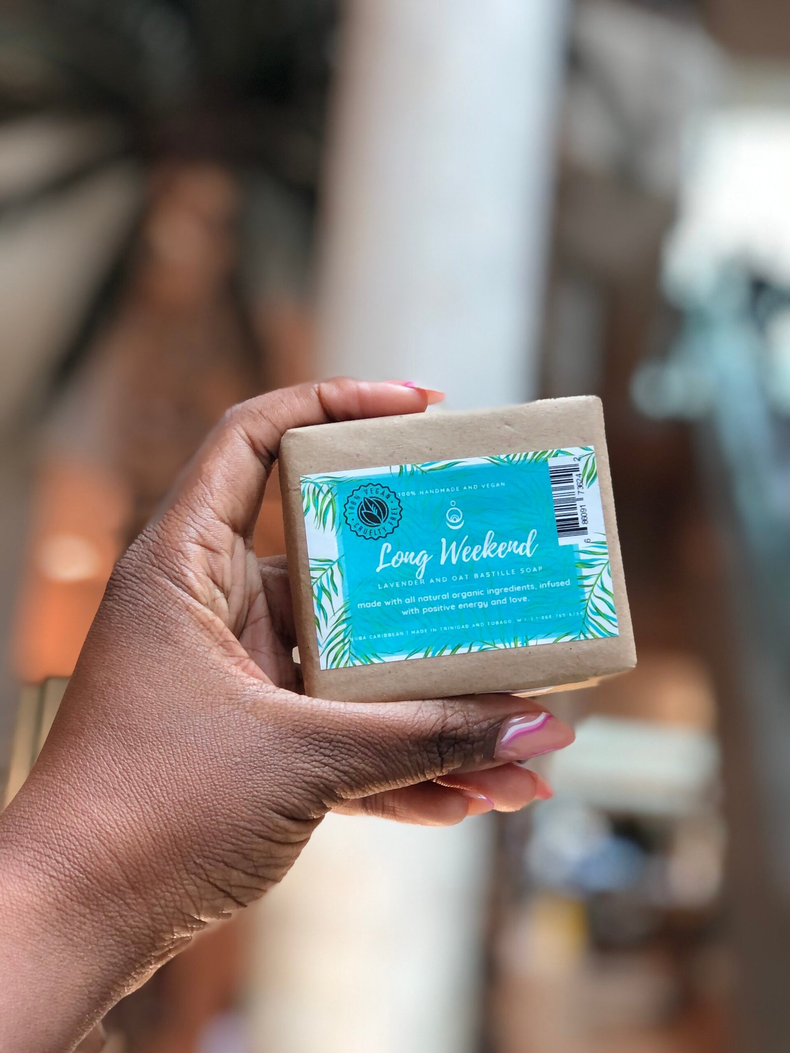 Nixie longweekend soothing soap bar with lavender and oats for sensitive skin